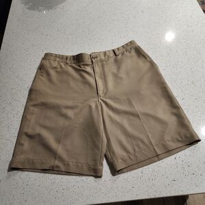 Van Heusen Traveler Classic Fit Tan Men's Shorts Size 36 With Flex Band